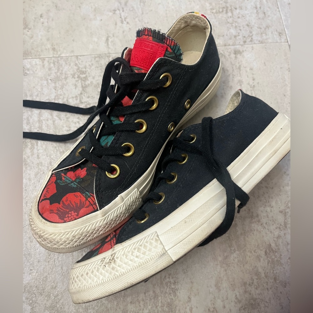 Converse Low Top - Size 5 - Floral Rose Design